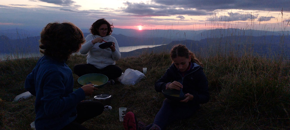 Le bivouac au sommet du Revard, entre liberté et réglementation