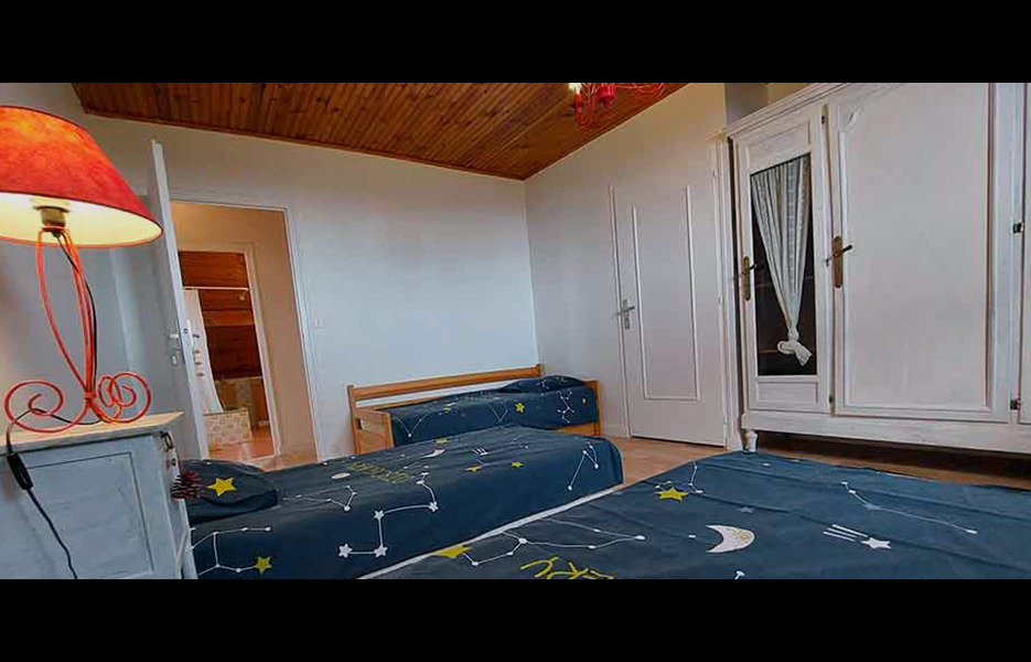 Gîte Le Pré Charville - Activités & Loisirs La chambre avec 3 lits 1 personne