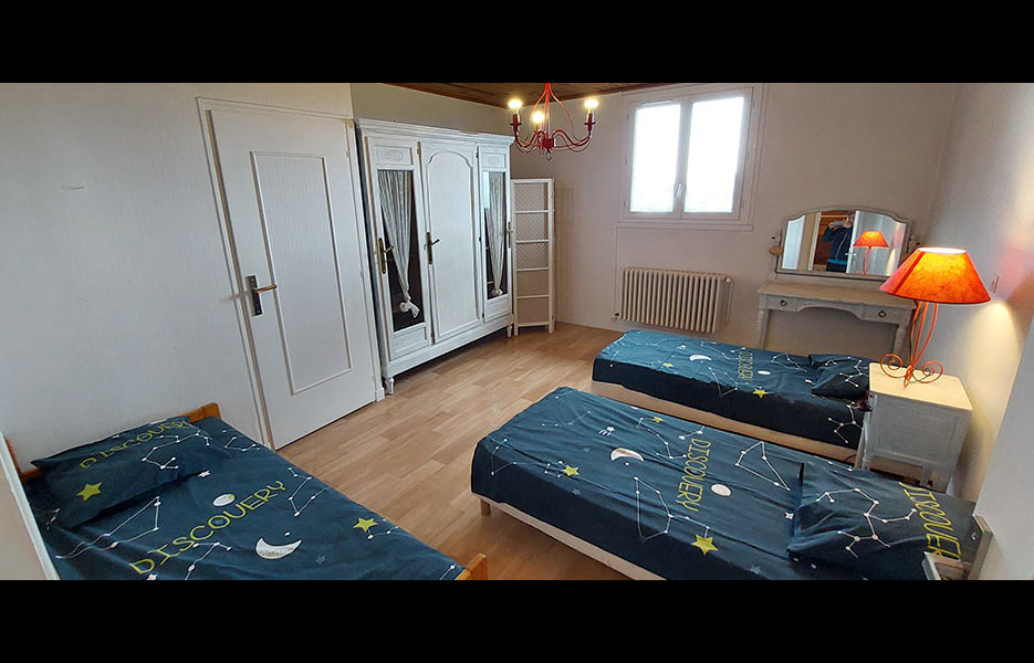 Gîte Le Pré Charville - Activités & Loisirs La chambre avec 3 lits 1 personne