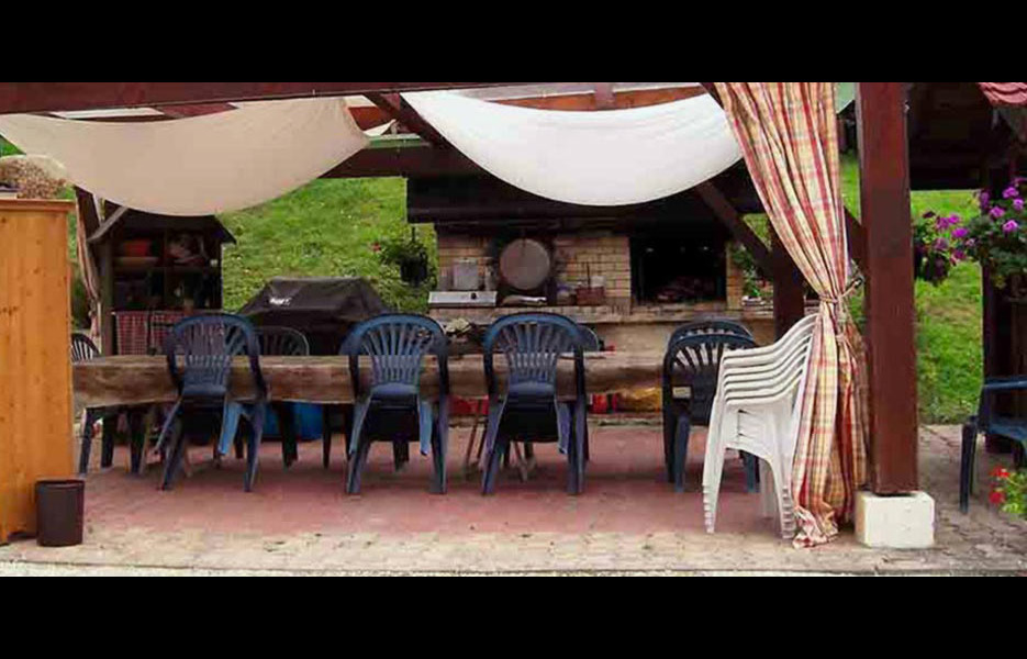 Gîte Le Pré Charville - Activités & Loisirs Cuisine extérieure et son four à pain