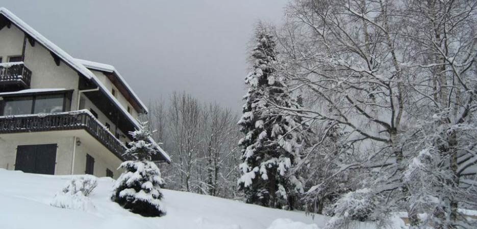 Gîte Le Pré Charville - Activités & Loisirs Neige sur le gîte