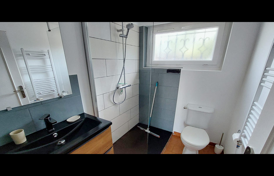 Gîte Le Pré Charville - Activités & Loisirs Salle de bain Le Mont Colombier