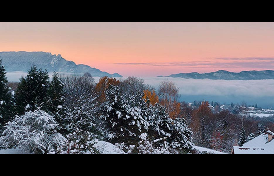Gîte Le Pré Charville - Activités & Loisirs Vue sur les montagnes enneigées