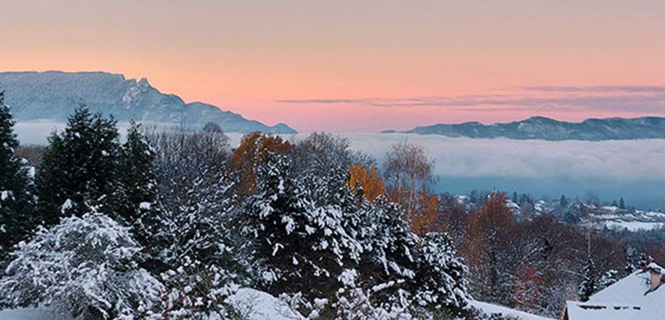Gîte Le Pré Charville - Activités & Loisirs Vue sur les montagnes enneigées