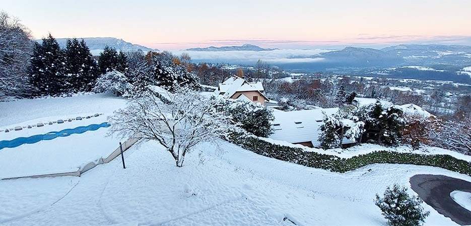 Gîte Le Pré Charville - Activités & Loisirs Neige sur le gîte