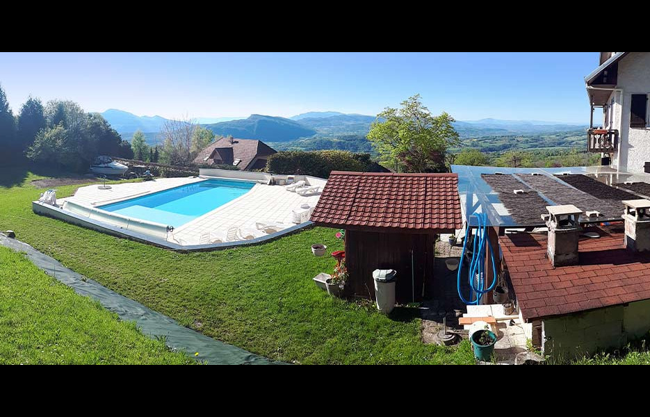 Gîte Le Pré Charville - Activités & Loisirs La piscine et vue sur les montagnes