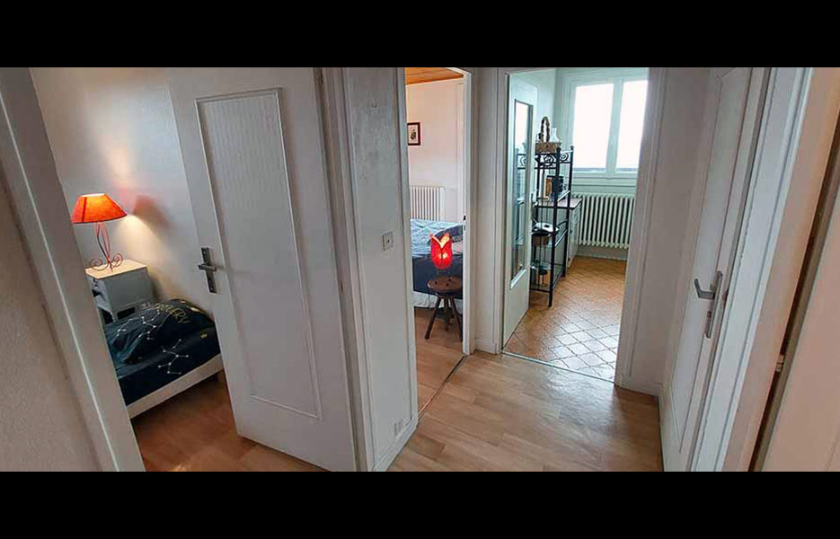 Gîte Le Pré Charville - Activités & Loisirs Vue sur le salon, la cuisine et la chambre